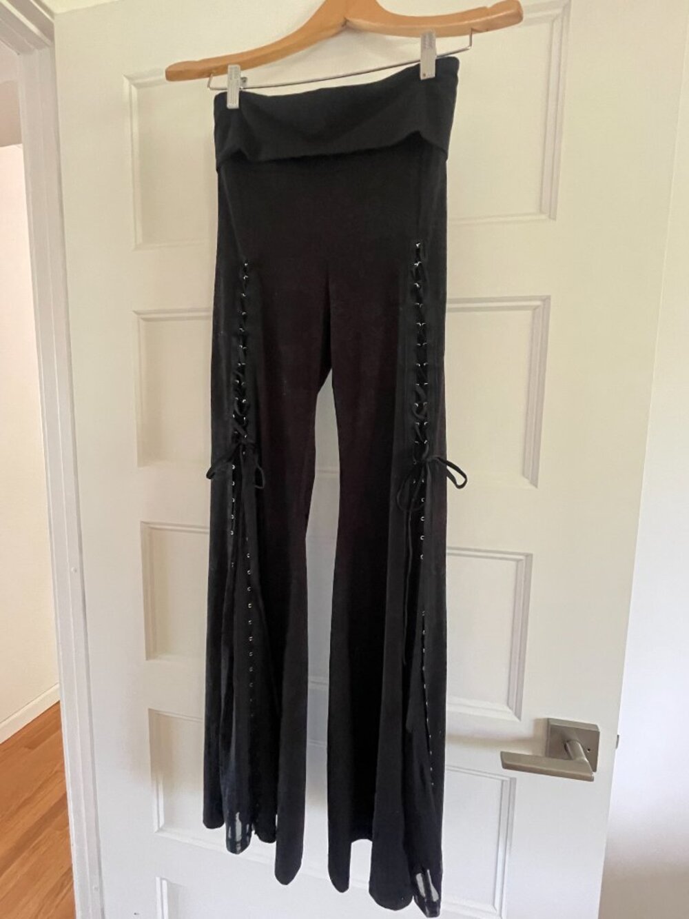 Temple Ro Hendrix Bell Bottom Lace Up Pant - Picture 6 of 13